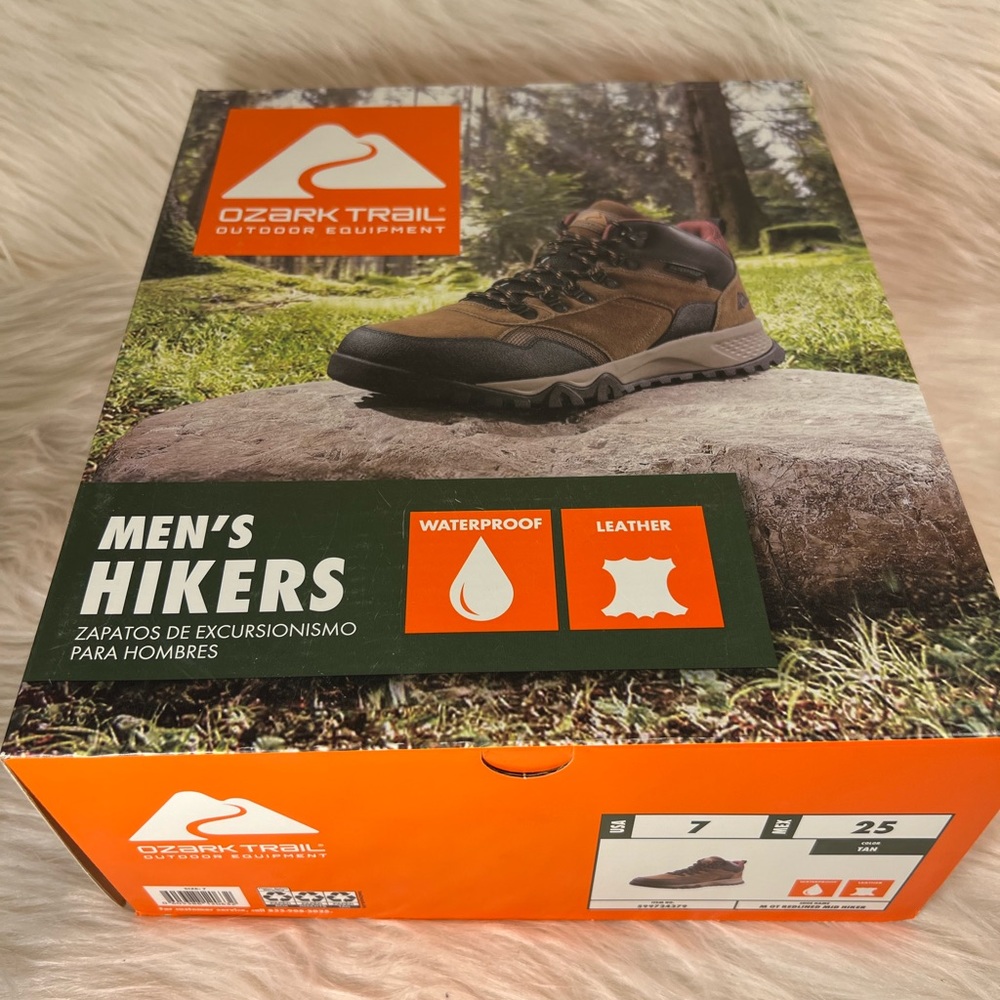 OZARK TRAIL MEN’S HIKER BOOTS SIZE 7